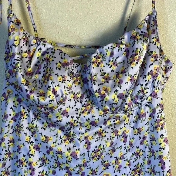 ASOS DESIGN Size US 10 Satin Gathered Bust 90s Strappy Romper Ditsy Floral NEW - Picture 3 of 14